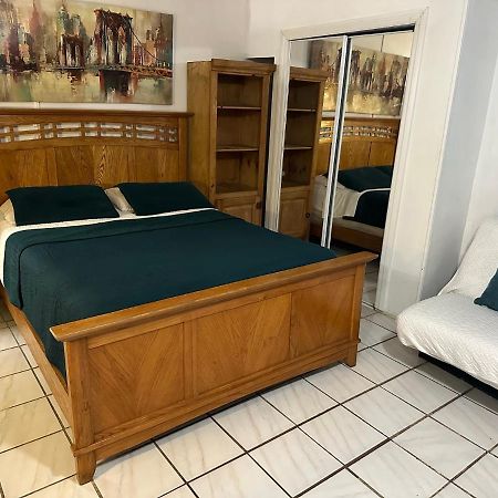 Cozy Queen Bed Studio With 60 Inch Smart Tv, Netflix, Airplay, Mini-Fridge, And 500 Mbps Wifi Near Fiu, Dolphin Mall, Airport Miami Bagian luar foto
