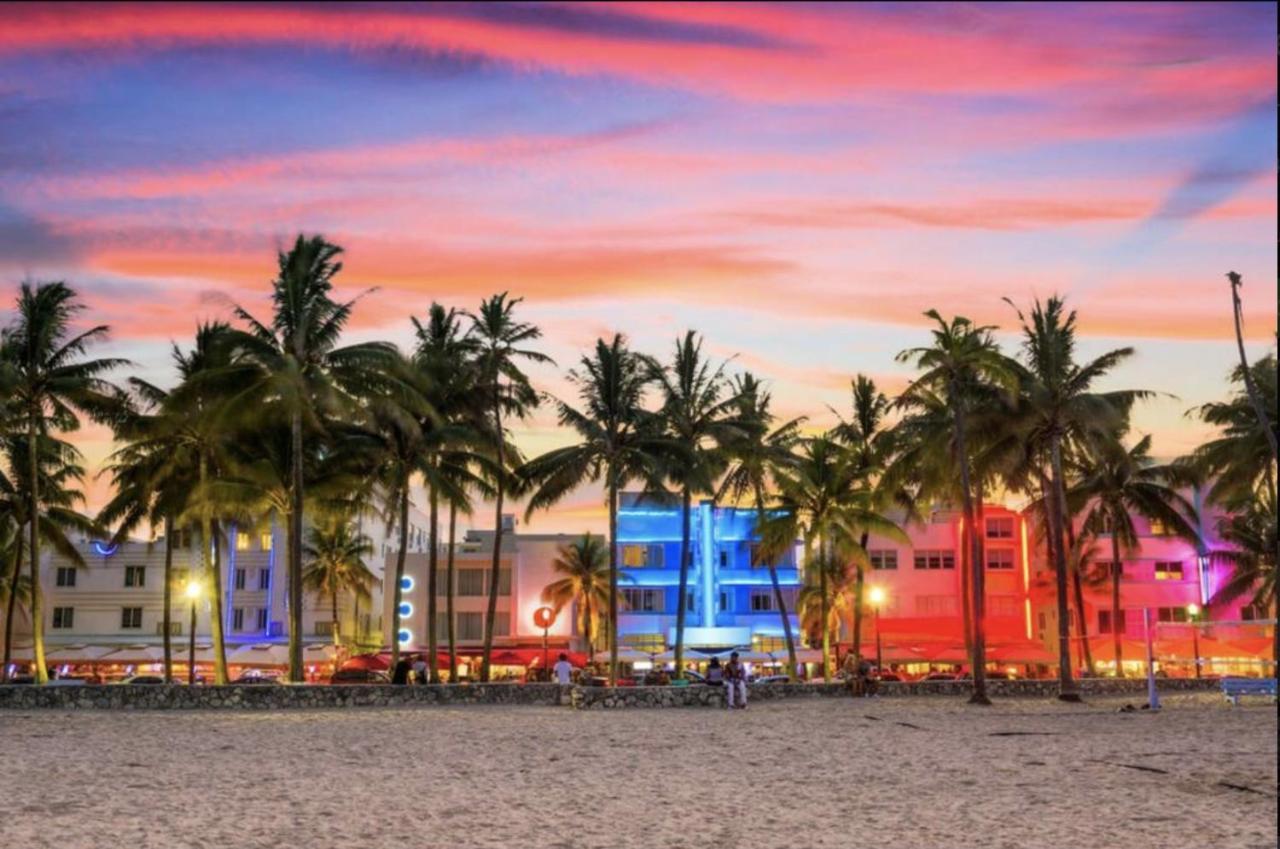 Cozy Queen Bed Studio With 60 Inch Smart Tv, Netflix, Airplay, Mini-Fridge, And 500 Mbps Wifi Near Fiu, Dolphin Mall, Airport Miami Bagian luar foto